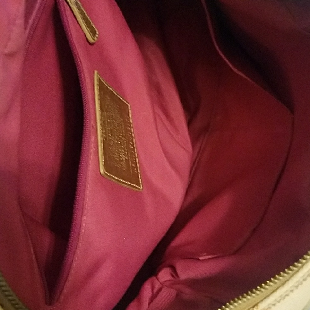 Authentic Spring Coach Hand Bag - Picture 5 of 8